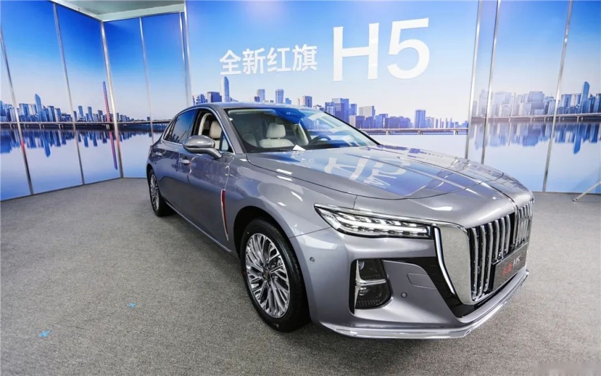 红旗全新一代H5正式上市、长安全新锐程PLUS实车曝光…丨今日车闻
