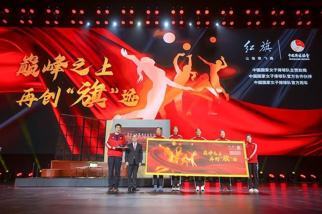新红旗H9全球首发，劳斯莱斯设计师执笔，加持“九鼎”科技