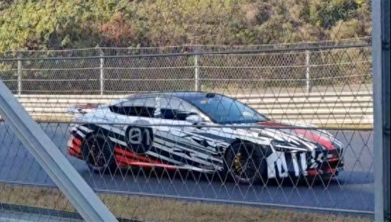 比智界S7续航更长、智驾更好用，小米SU7推着华为继续卷？