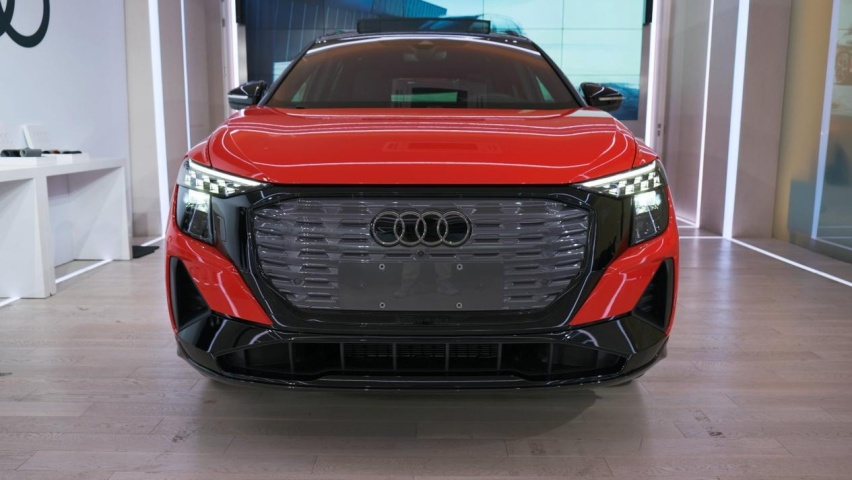 更懂中国年轻人的上汽奥迪Q5 e-tron，标配堪称『顶配』