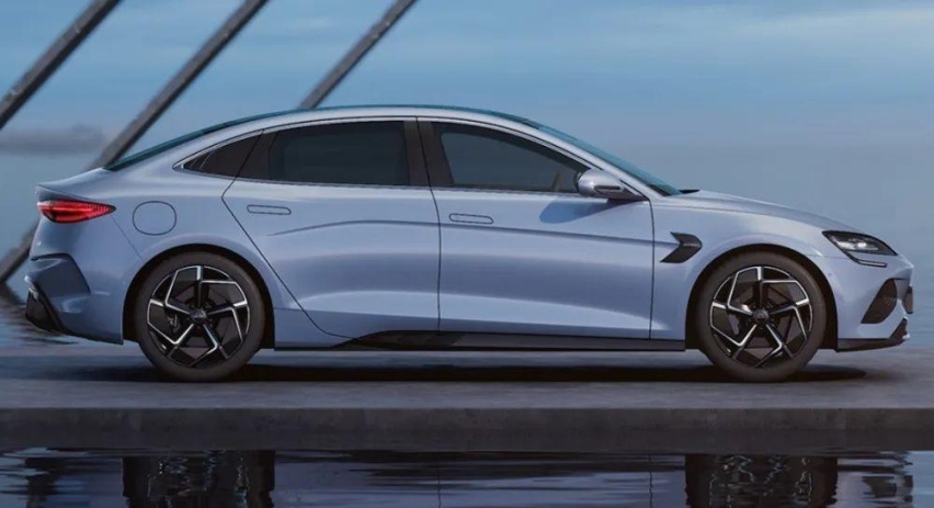 号角吹起：7月29日上市的海豹，能否将Model 3拉下神坛？