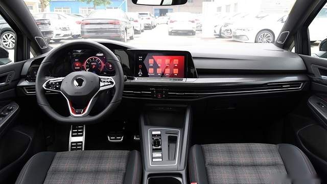 全新高尔夫GTI：非“满血”小钢炮，却让人没得选？