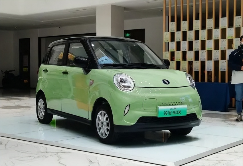 微电市场的新宠凌宝BOX售价3.98万起，空间比宏光MINI EV大