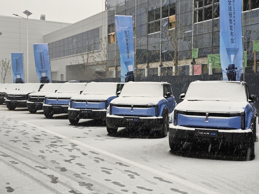 奇瑞iCAR 03机会与竞争剖析：吉姆尼“电替”，同时切入两块市场