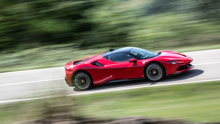 ferrari-sf90-stradale-la-prova (1).jpg