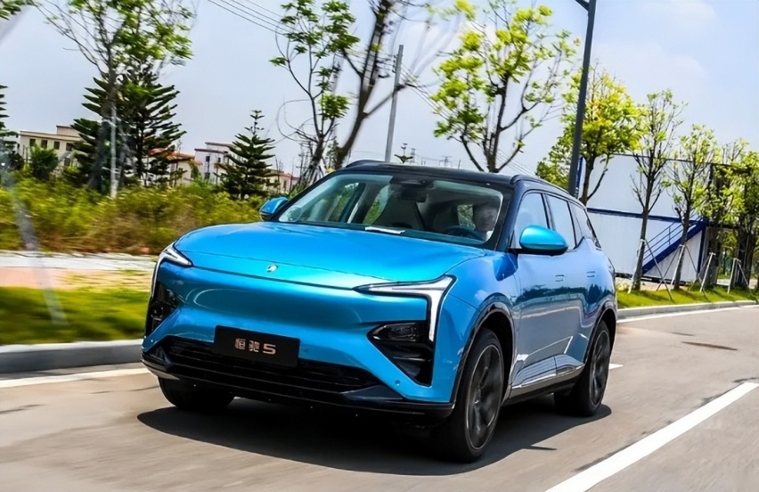 预售15万，尺寸动力超比亚迪宋PLUS EV，恒大恒驰5你会买吗？