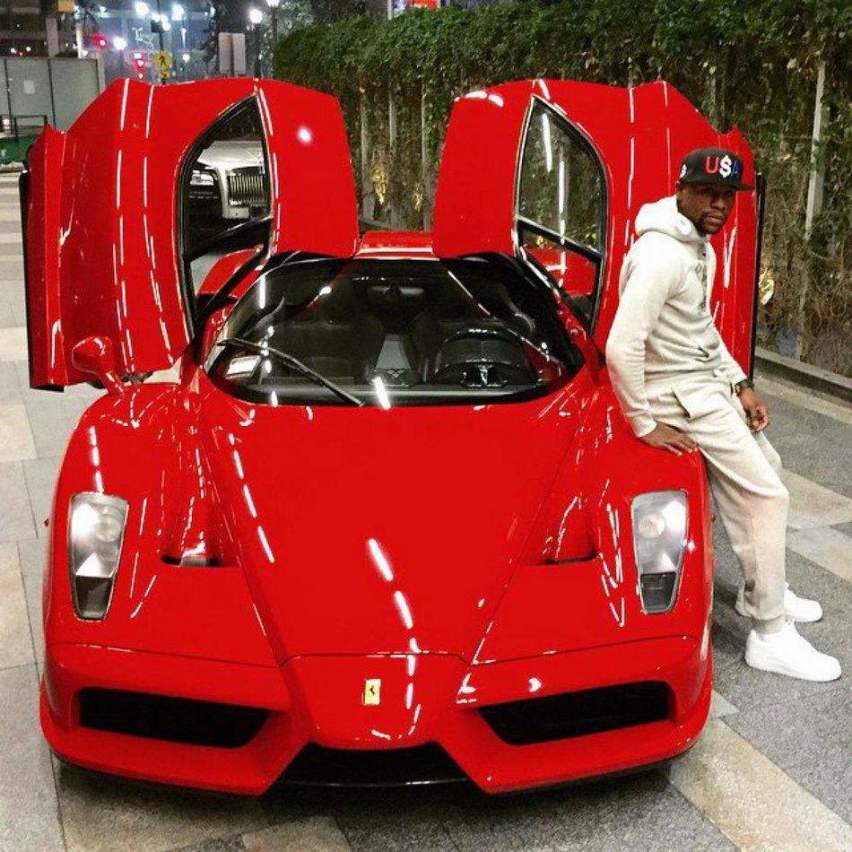这个美国人个子不高，但他一辆座驾却超3000万，还有无数豪车