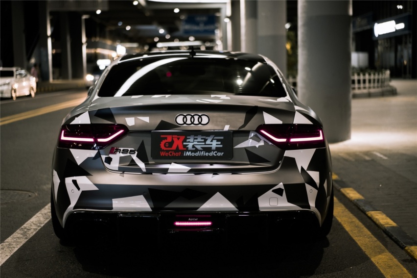ZHE04986.jpg