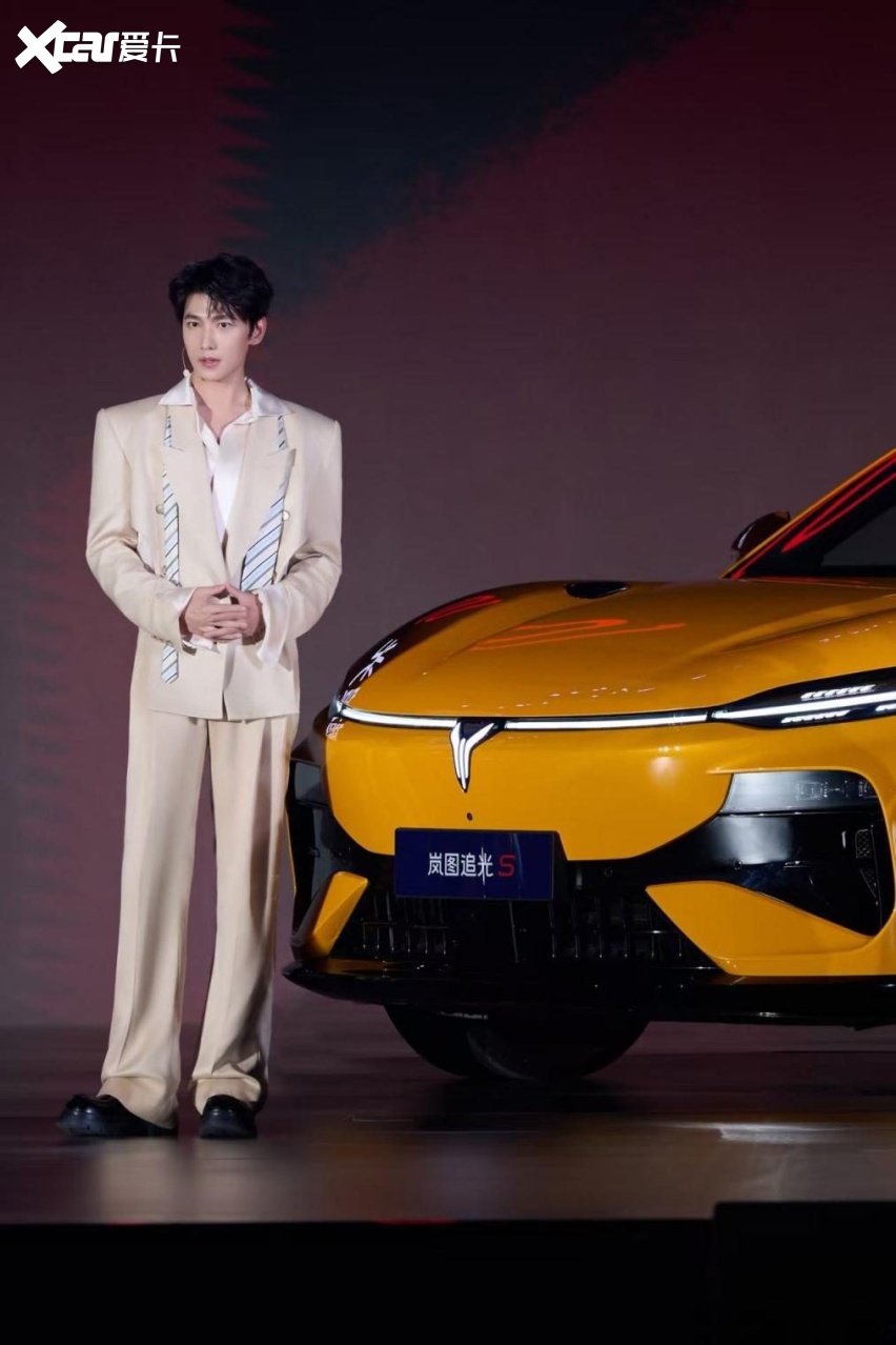 2026岚图用户之夜耀动蓉城，最好的车在中国！