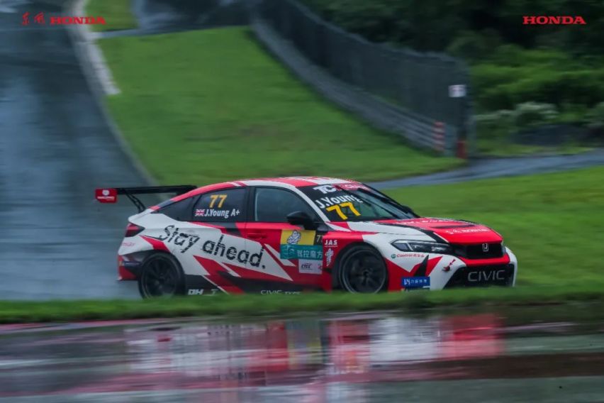 TCR China绍兴排位雨中激战 全新思域FL5 TYPE R TC