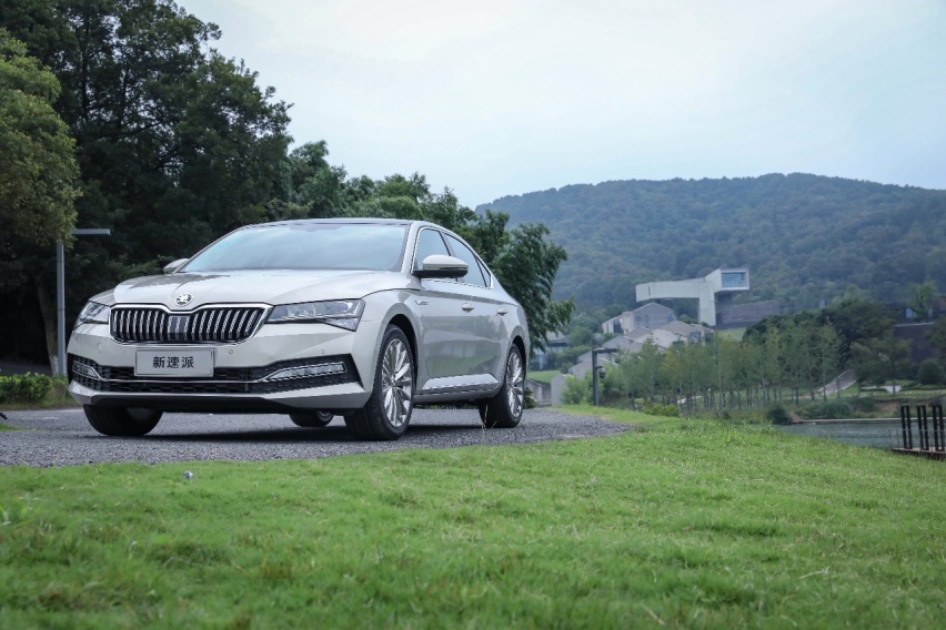 配置水平更上一层楼！试驾斯柯达新速派380TSI