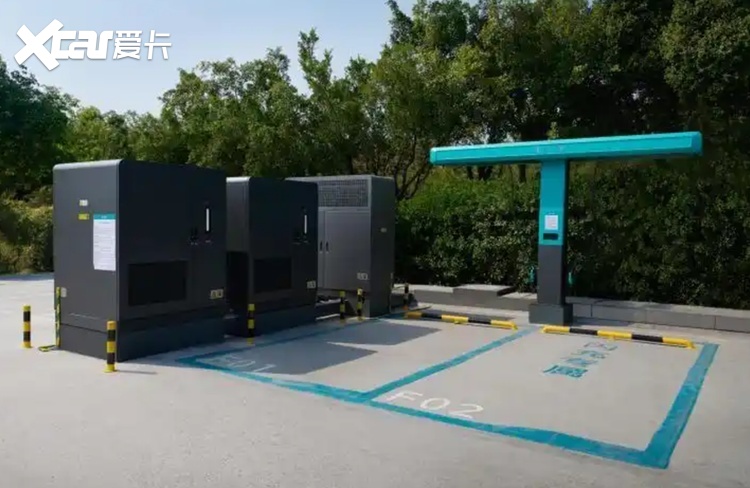 半年铺一万座闪充站，比亚迪在抢什么？