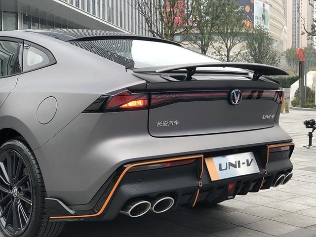 让思域紧张，让03颤抖，长安UNI-V预售13.49万元