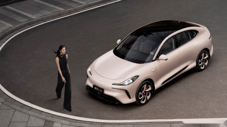 标配800V+智驾，起售比LS6、ModelY少6万，你会选小鹏G6吗
