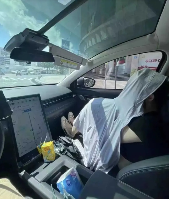 开车要打伞 这是最失败的汽车设计？原来问题在于我们