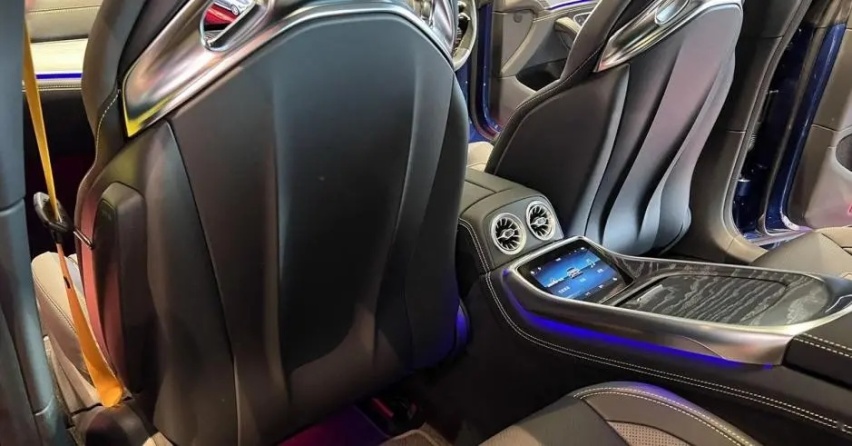 这台AMG GT63的重点在于动力，4.0T双涡轮加电动机强动力