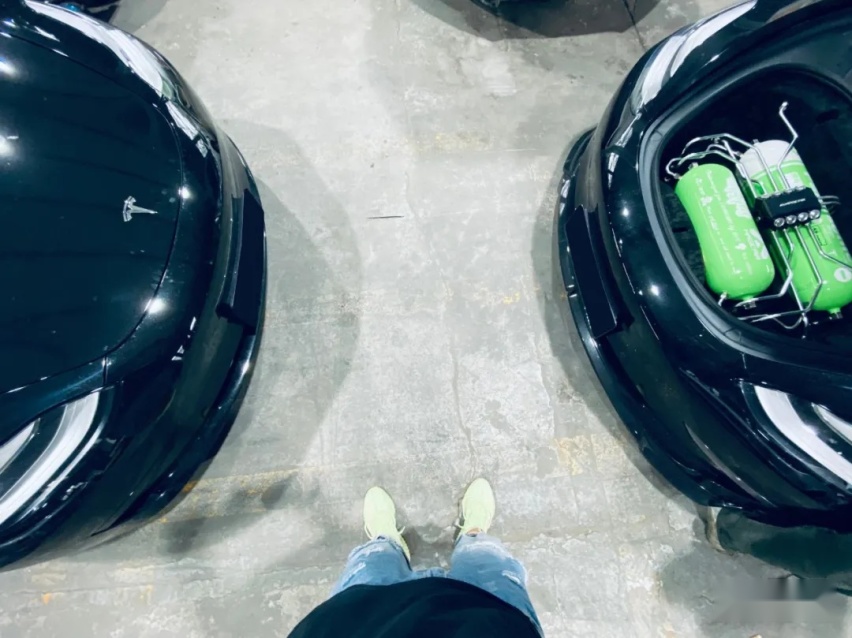这辆特斯拉Model 3应该刹得住，提车之前刹车改件都准备好了