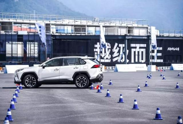 一汽丰田全新RAV4荣放：重返热血年少