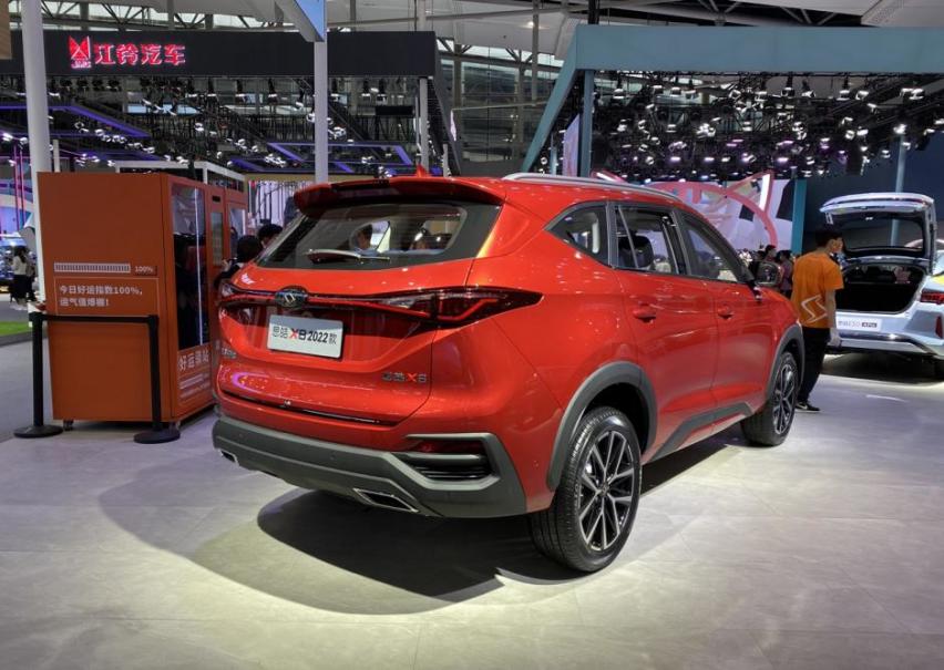 外观和内饰都有大众的影子，思皓X8如果动力再强点，更有优势