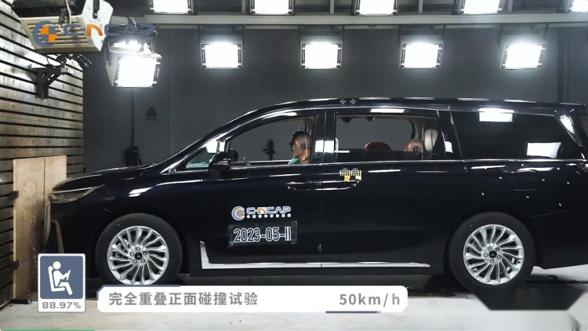 中国新能源MPV首家！岚图梦想家荣膺C-NCAP五星安全认证