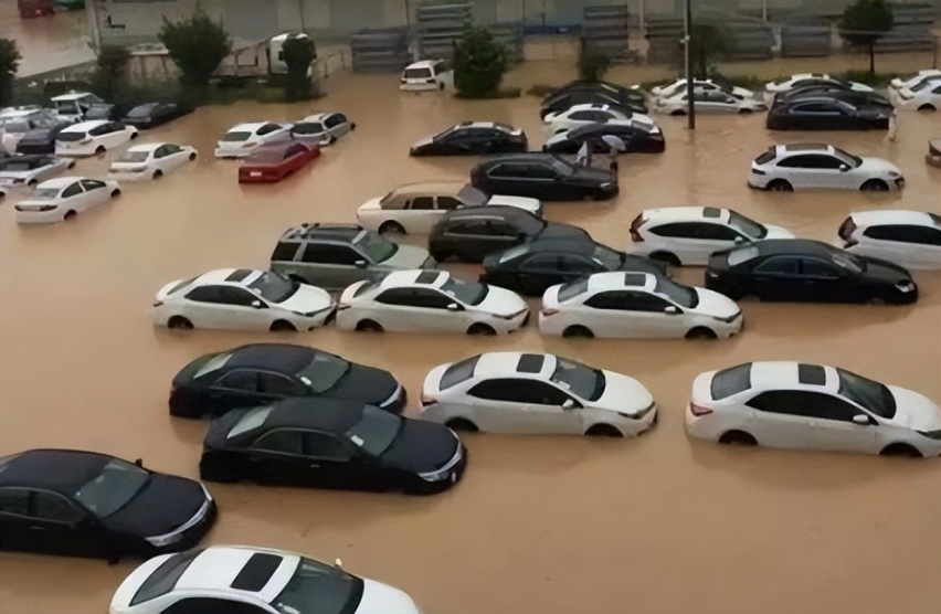 暴雨过后，爱车被泡水了，保险都能赔吗？要注意什么？