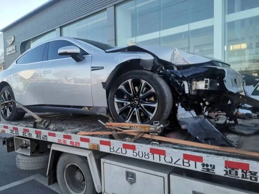 “开起来是电动车，修起来是电动爹”