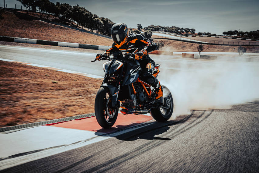 野兽入侵，注意！2023 KTM 1290 SUPER DUKE RR
