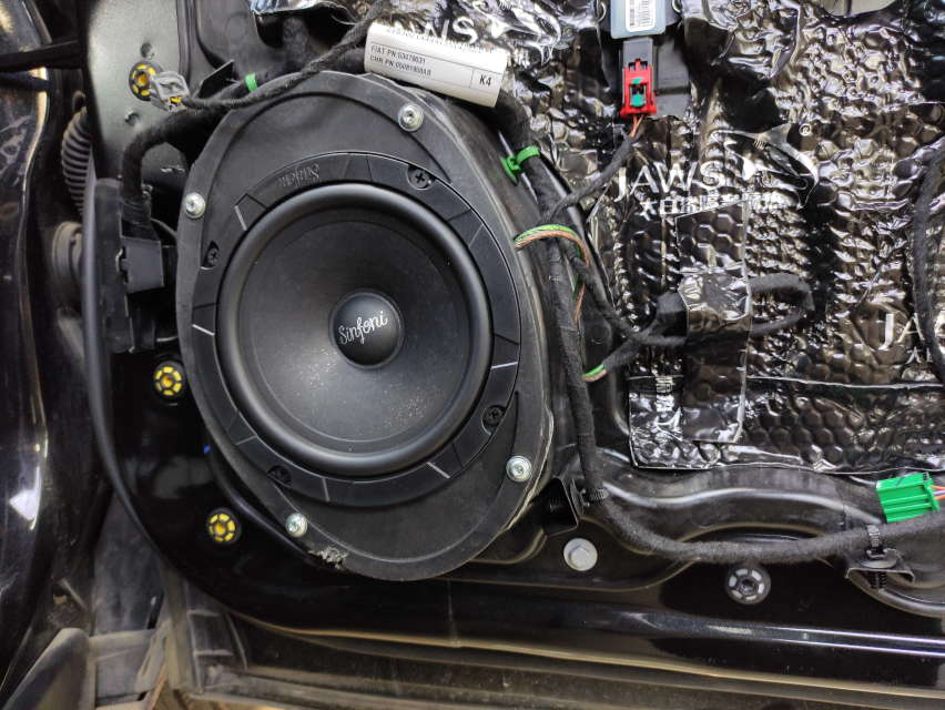 济南77吉普自由光汽车音响改装诗芬尼S60两分频 听感舒适