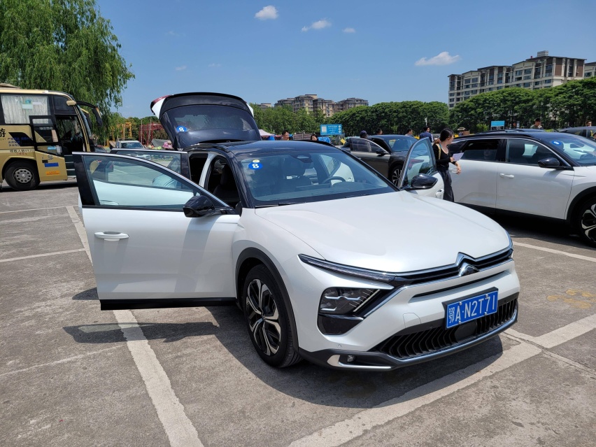 试驾2023款凡尔赛C5 X，都说法系车开起来不错，而我仍然要吐槽