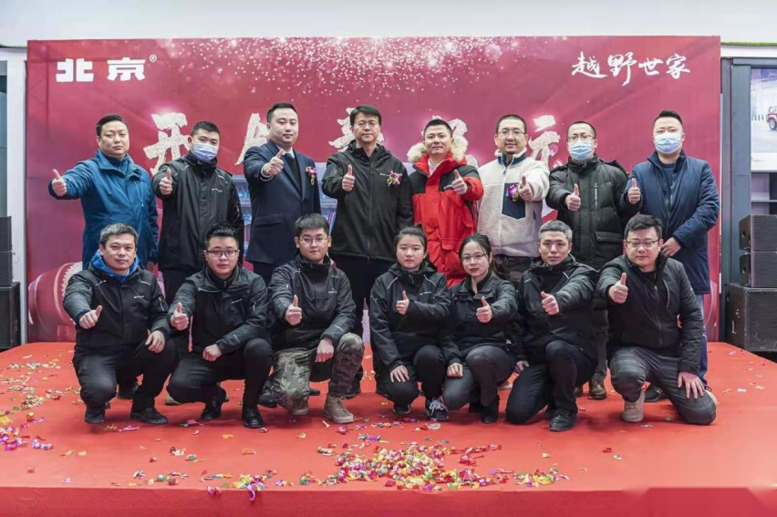 无越野不兄弟，标准硬汉是北京越野代名词，成都龙潭又添旗舰店