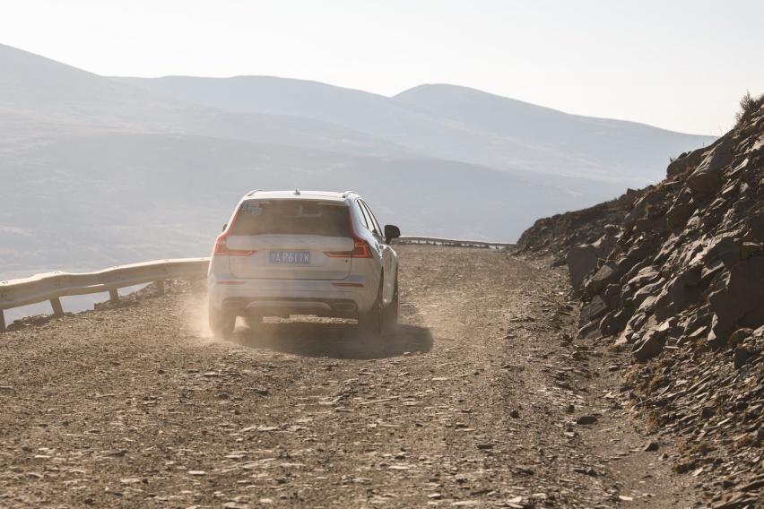 沃尔沃XC60的G318：高原、山路、两千里