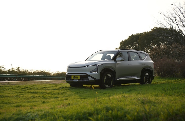 20万左右买合资纯电SUV，起亚EV5哪款更划算