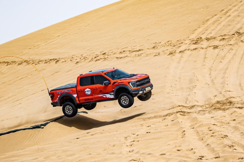 Cars01试驾丨征战沙场手到“禽”来 体验全新福特F-150猛禽