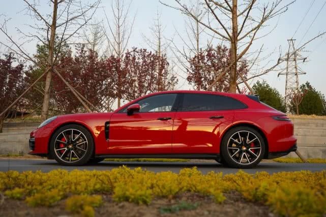试驾保时捷Panamera GTS，那快0.1秒的信仰