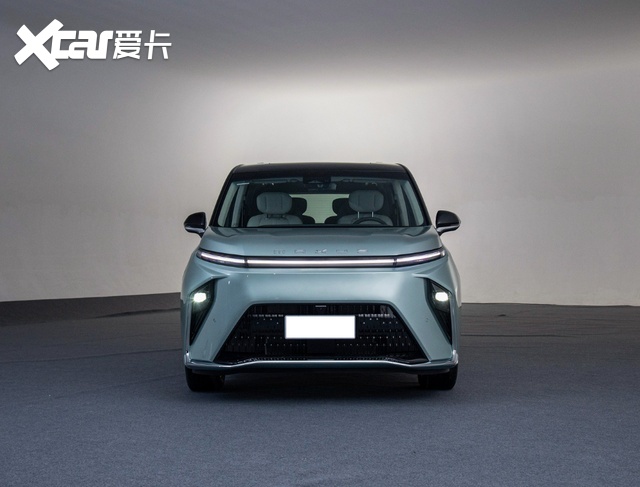 腾势D9 DM-i的正面对手,车长近5米3,搭载1.5T插混,上汽出品