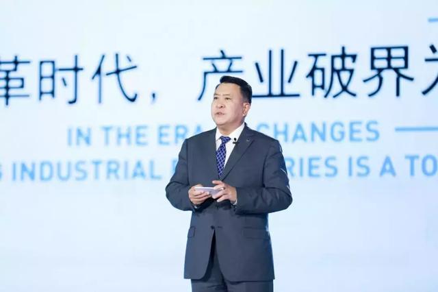 生而向上，ARCFOX就是刚！