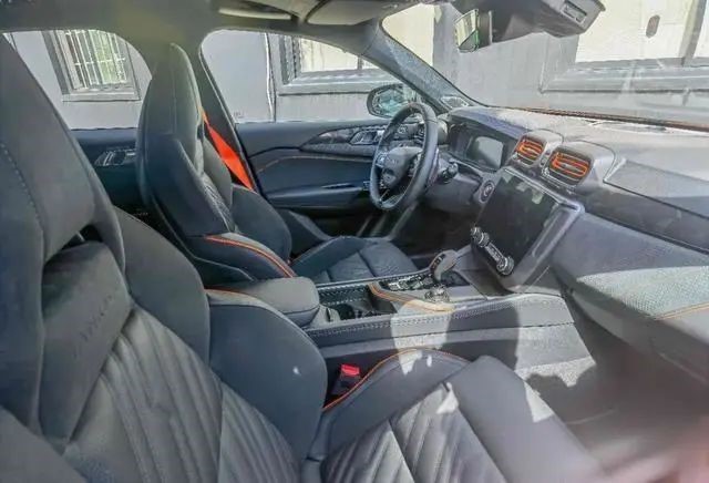 高性价比钢炮！领克02 Hatchback售17.68万起