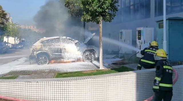 多家车企被爆问题不断，造电动车有那么难吗，会不会因此踩急刹？