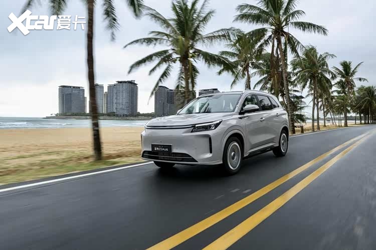 电混四驱/230km纯电续航，第三代蓝电E5 PLUS上市11.98万