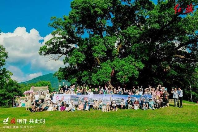 喜迎华诞 佳绩添彩 红旗品牌9月销量成绩上扬，双“5”车型齐破万