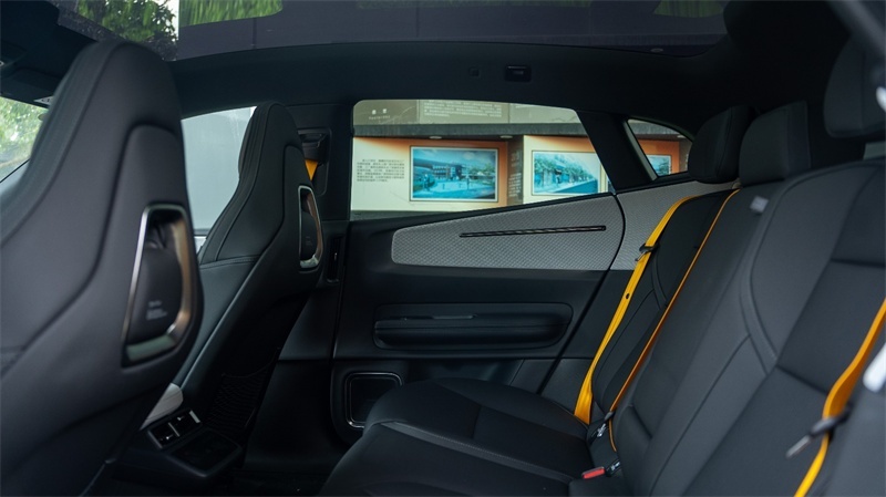 极星Polestar4：兼顾纯粹与实用