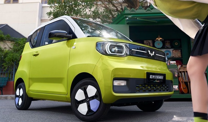 下乡了！宏光MINI EV销量暴跌再降一万多，实则降价求生？