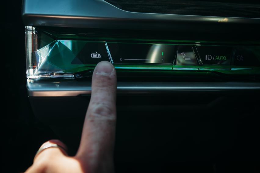 BMW i7：电动之美