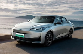 SUV 买车必看 5万多买插混家轿，12 万多拿下四驱