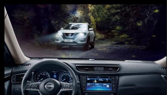 RAV4向左，奇骏向右，谁才是突围车市寒冬的正确方向