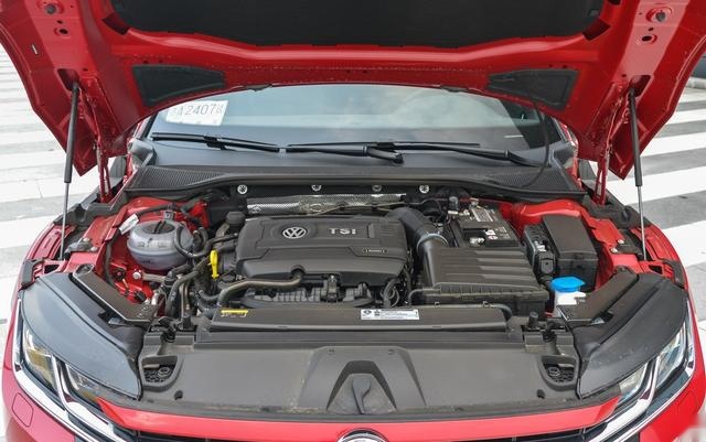 21万“豪车” 无框门+220匹马力 跟奥迪A7比都不输