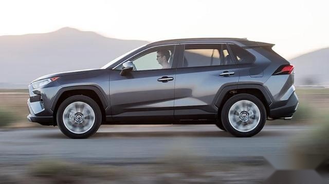 三款主流SUV间的竞争，CRV、RAV4、奇骏，买谁更省心？