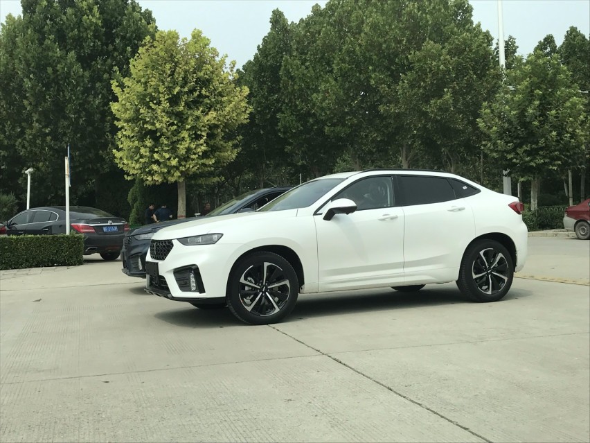 VV7 GT实车曝光，外观大气造型出众，溜背式设计吸睛