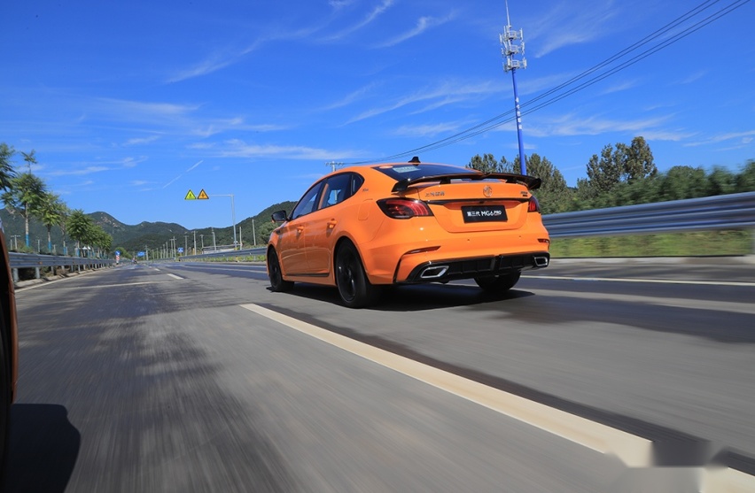 将“运动”做到极致 道路试驾第三代MG6 PRO