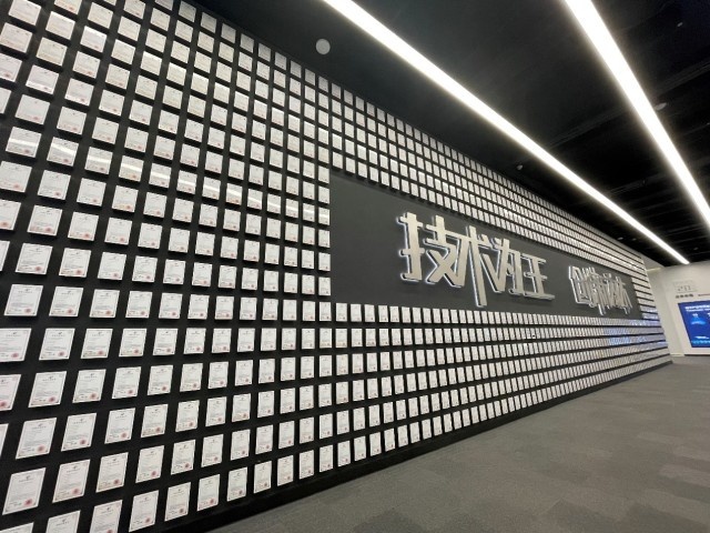 海景的背后是一个带电的世界！探访比亚迪深圳总部